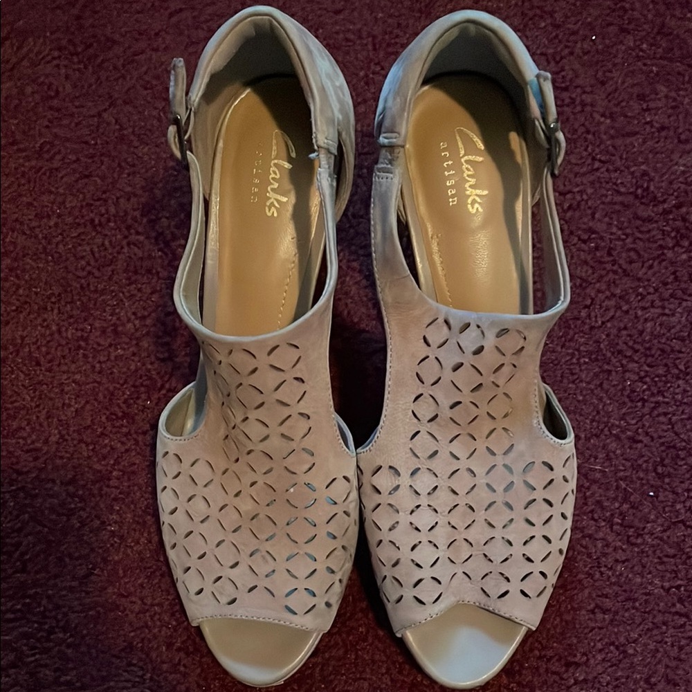 Clarks Cream Sandals with T-Strap and Woven Design